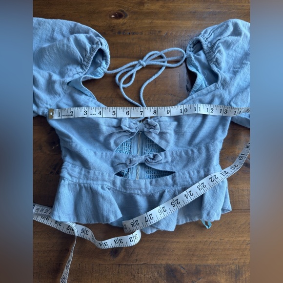 Selfie Leslie NWOT blue blouse with bows size small top - Picture 5 of 6